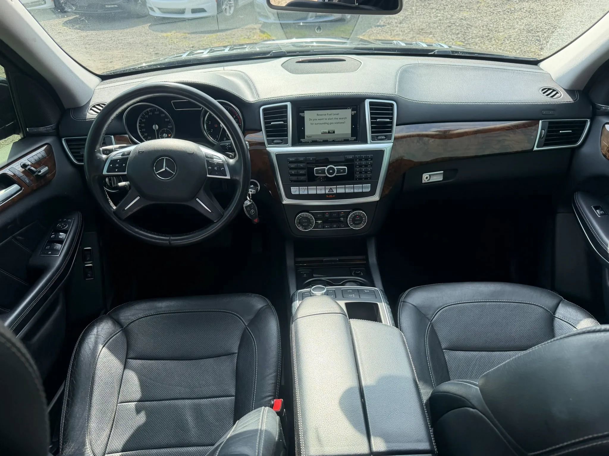Used 2015 Mercedes-Benz GL 550 4MATIC image 32