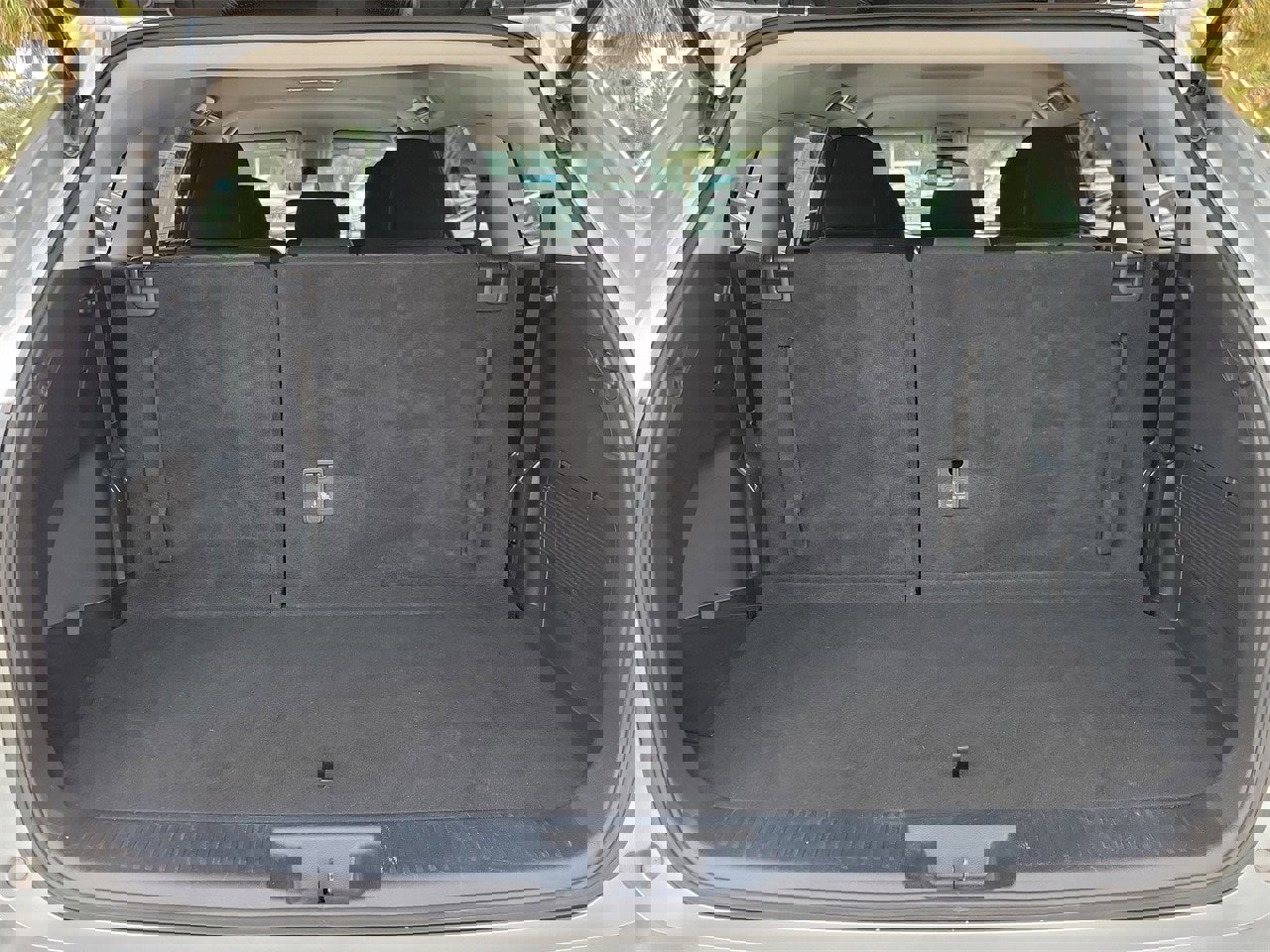 Used 2023 Toyota Highlander LE image 8