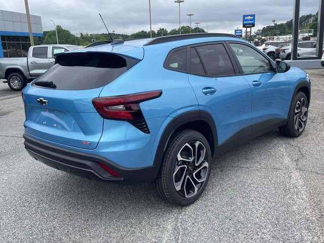 New 2026 Chevrolet Trax RS w/ Sunroof Package FWD image 3