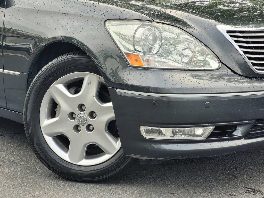 Used 2004 Lexus LS 430 RWD image 3