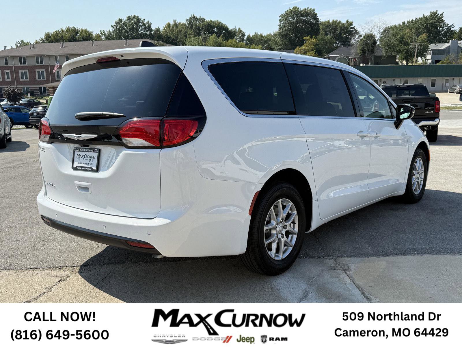 New 2026 Chrysler Voyager LX image 5