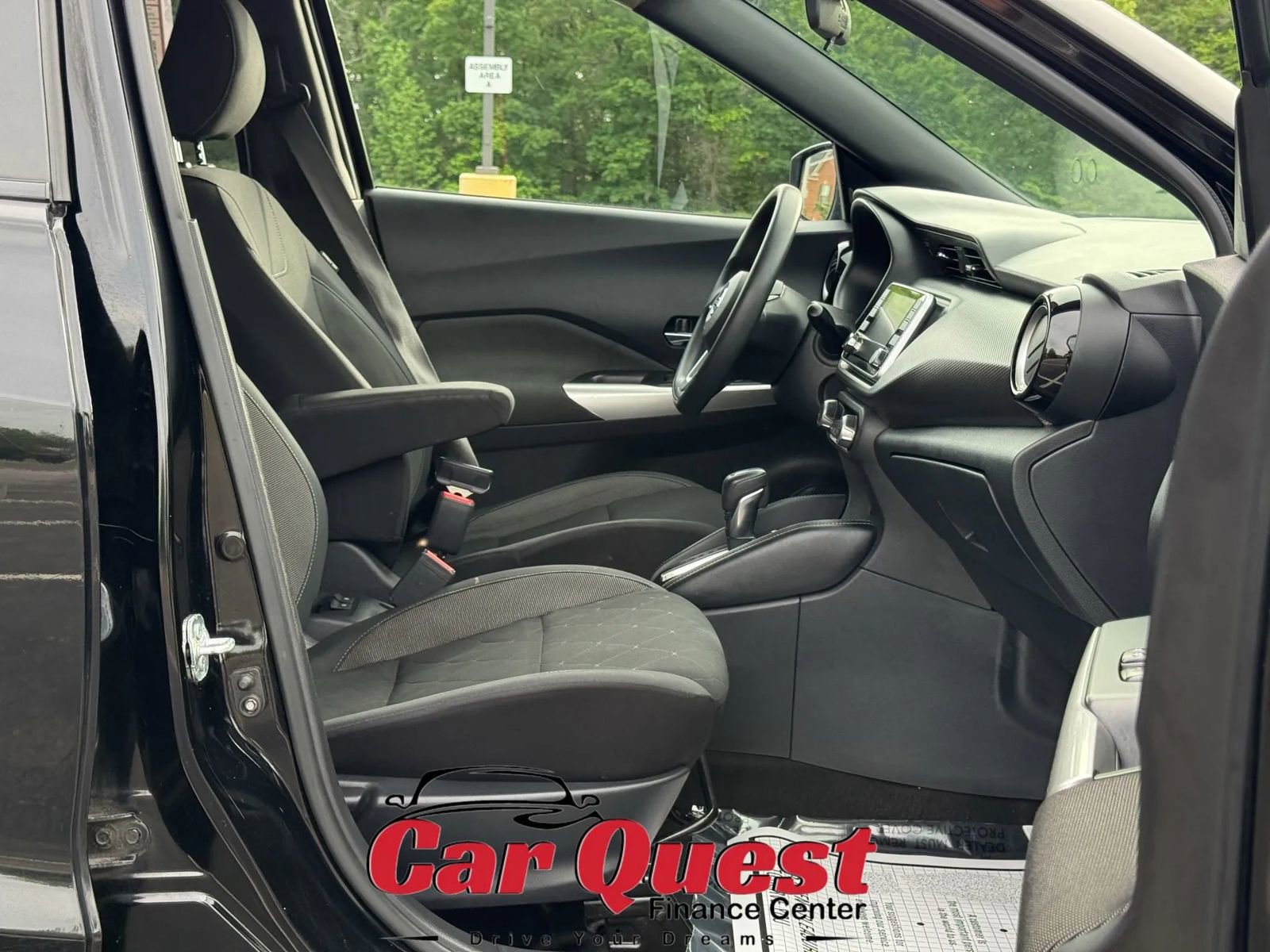 Used 2020 Nissan Kicks SV image 17