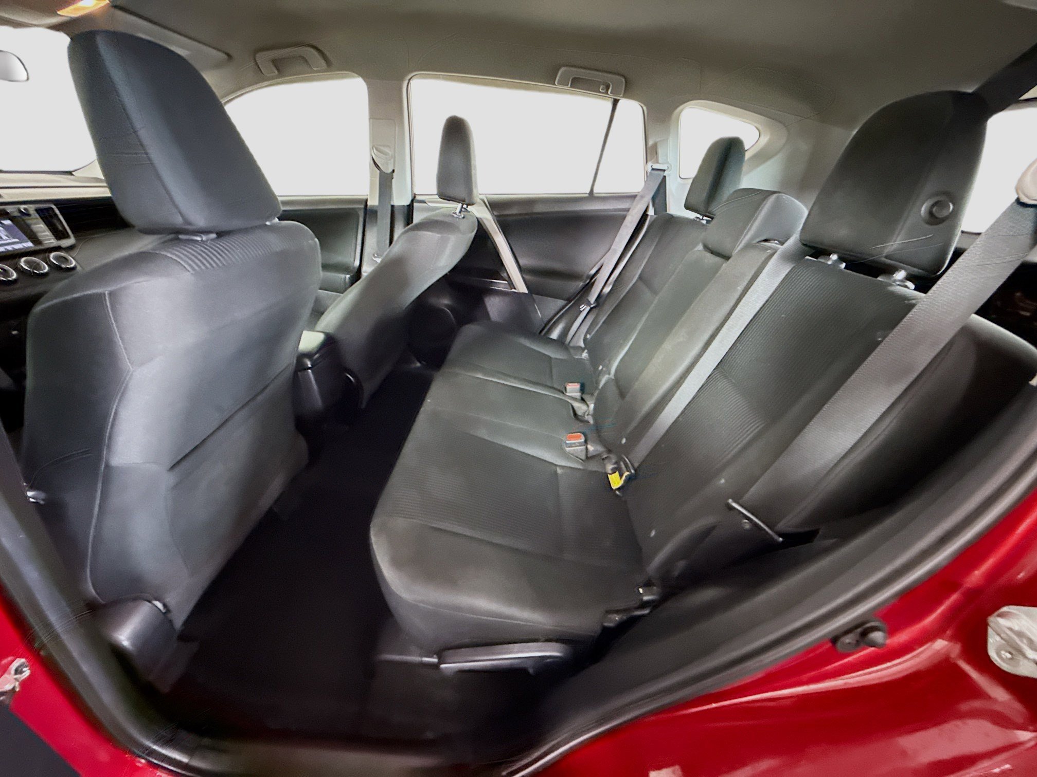 Used 2018 Toyota RAV4 LE image 24