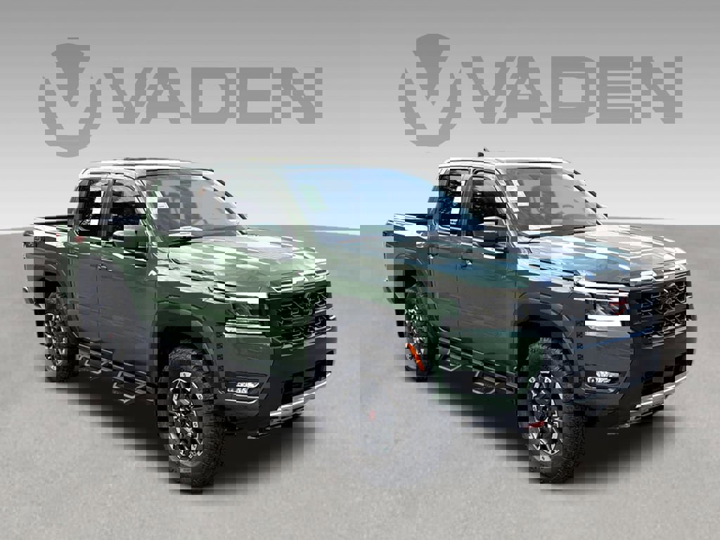New 2025 Nissan Frontier PRO-4X w/ Black Accent Package