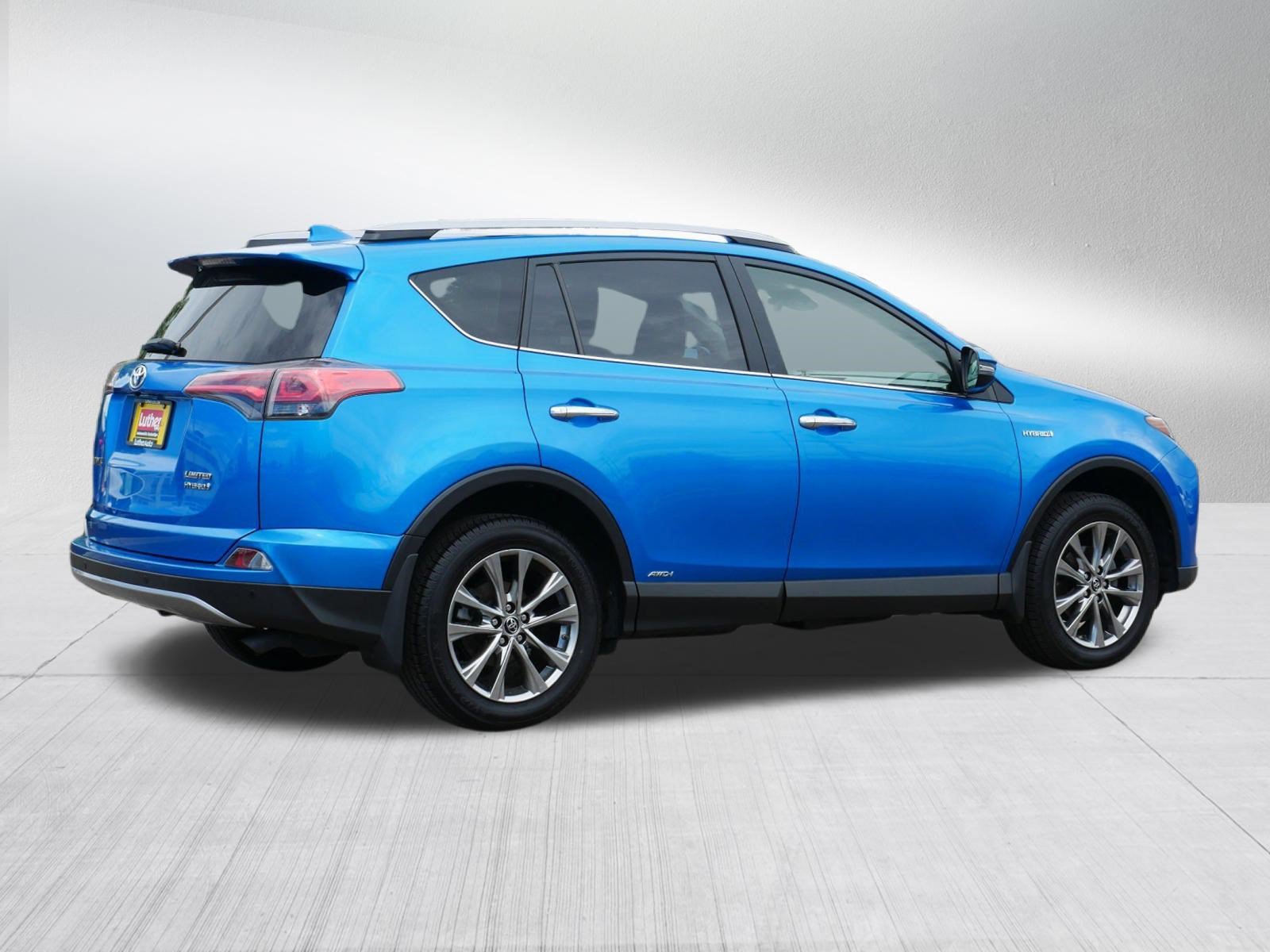 Used 2017 Toyota RAV4 Limited w/ Carpet Mat Package AWD/4WD image 7