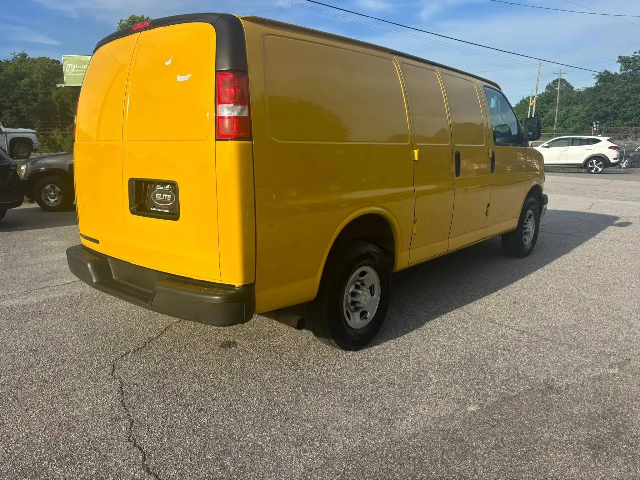 Used 2023 Chevrolet Express 2500 RWD image 8