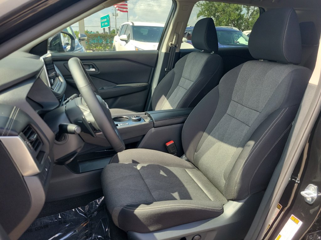 Certified 2026 Nissan Rogue SV AWD/4WD image 16