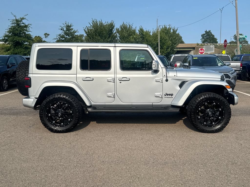 Used 2022 Jeep Wrangler Unlimited Sahara AWD/4WD image 9