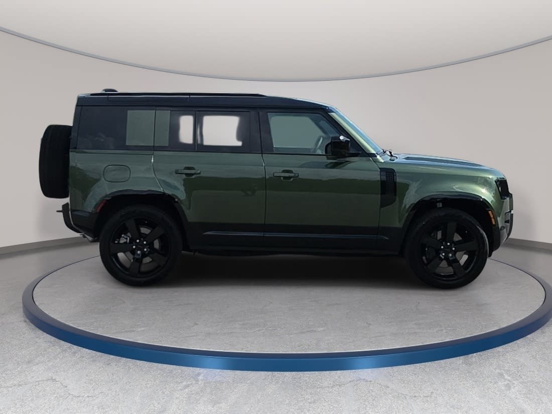 New 2026 Land Rover Defender 110 X-Dynamic SE AWD/4WD image 4
