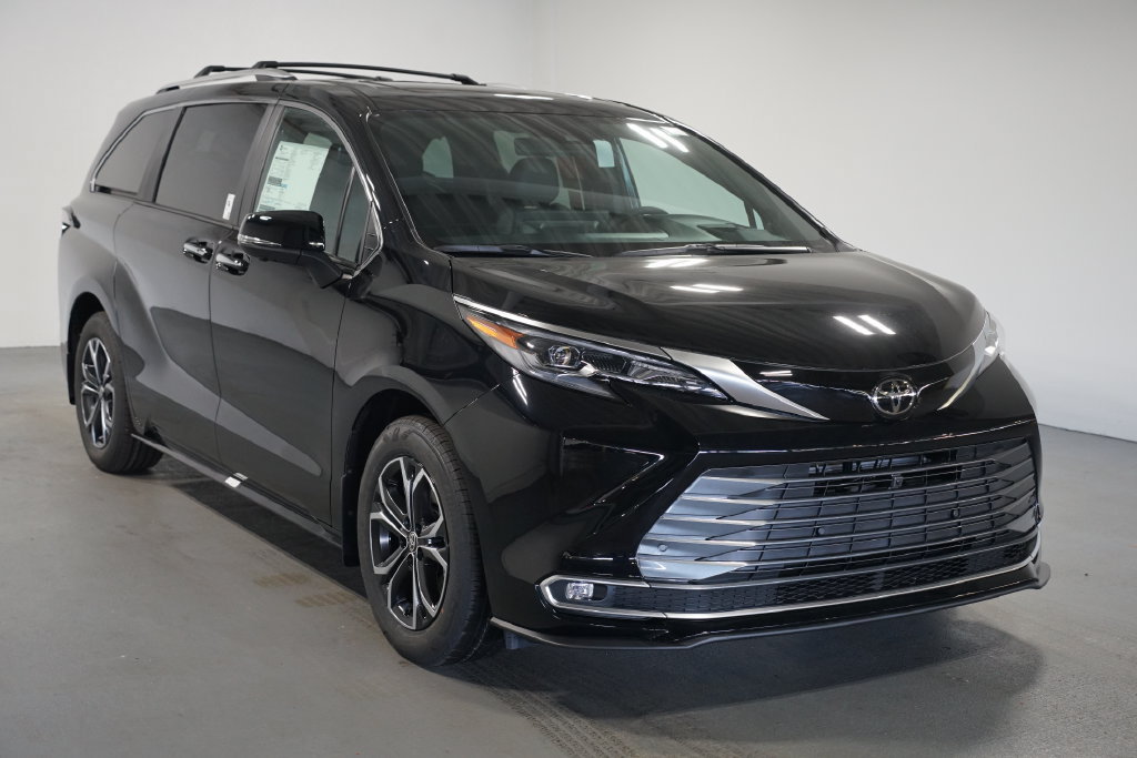 New 2026 Toyota Sienna Platinum AWD/4WD image 3