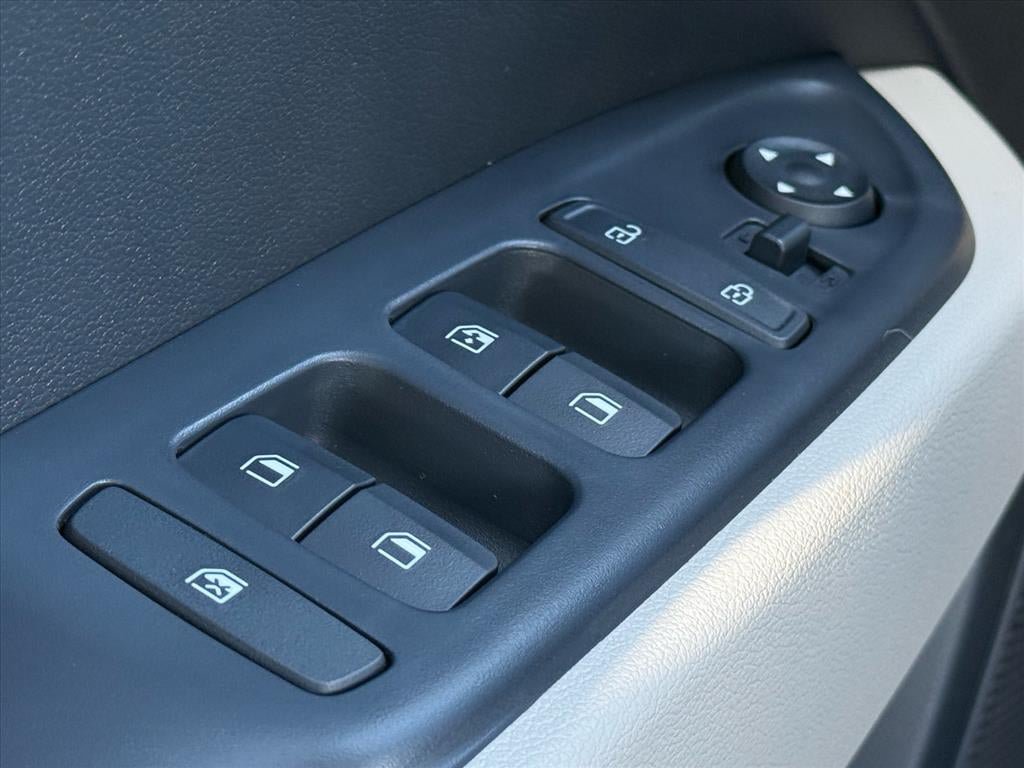 Used 2026 Hyundai Venue SEL FWD image 16
