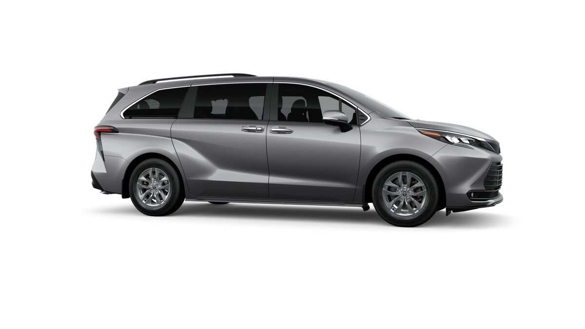 New 2026 Toyota Sienna XLE FWD image 13