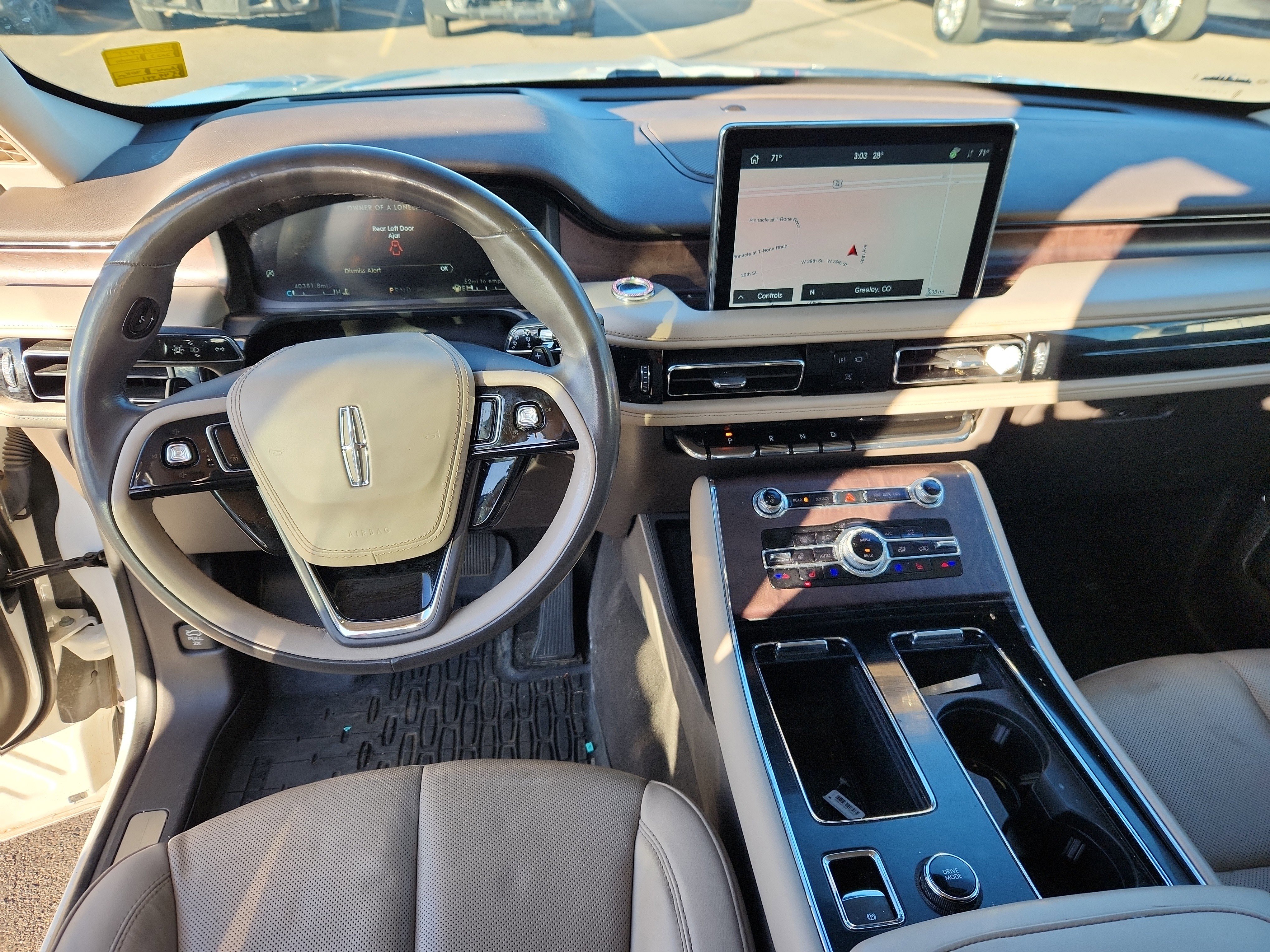 Used 2023 Lincoln Aviator Reserve w/ Equipment Group 201A image 12