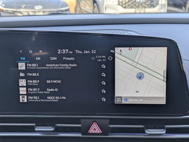 Certified 2024 Hyundai Elantra SEL image 17