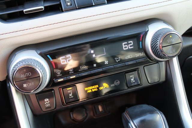 Used 2020 Toyota RAV4 Limited image 24