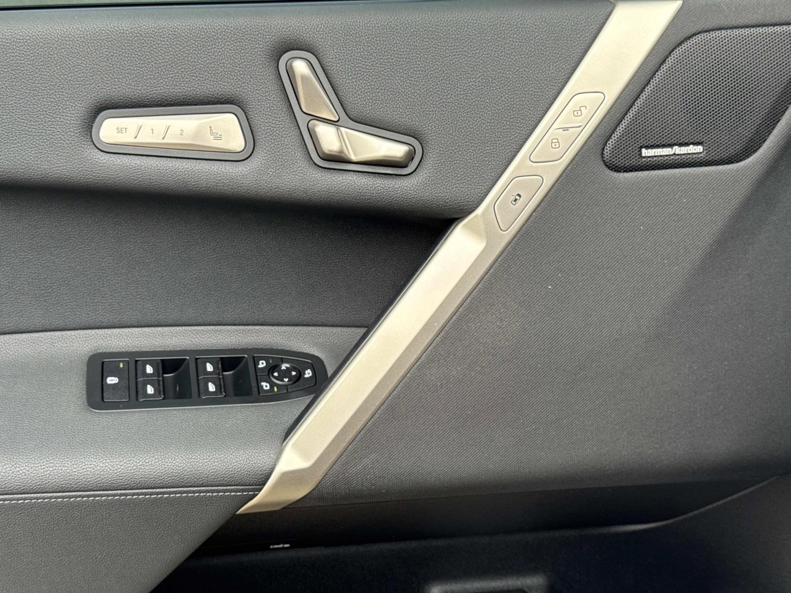 Certified 2022 BMW iX xDrive50 w/ Premium Package image 17