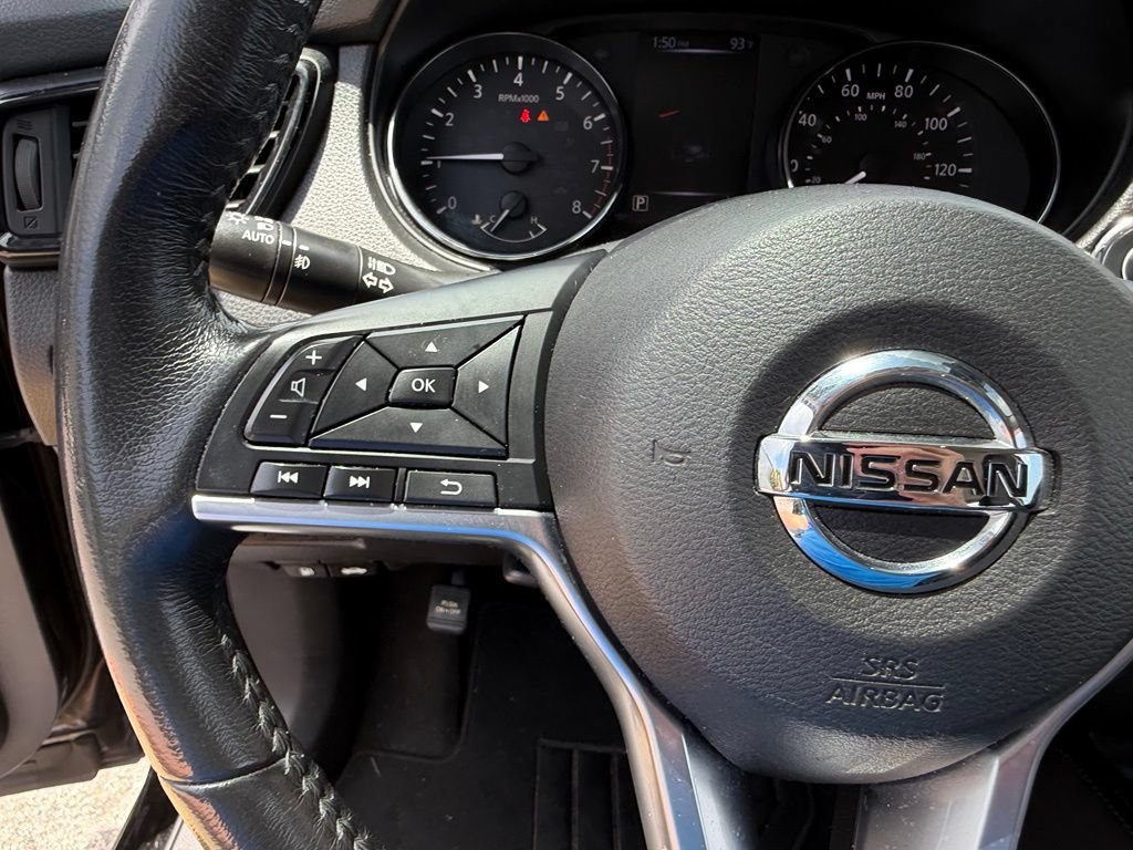 Used 2018 Nissan Rogue Sport SL w/ SL Premium Package FWD image 28
