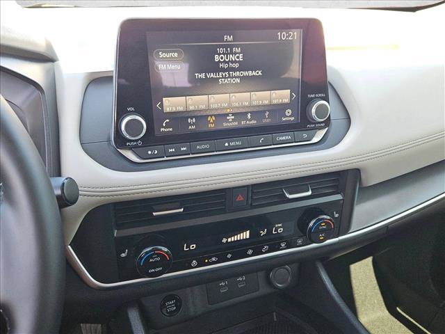 Used 2025 Nissan Rogue SV w/ SV Premium Package FWD image 12