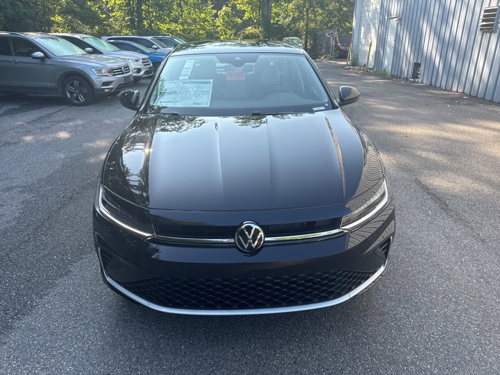 New 2025 Volkswagen Jetta SE image 2