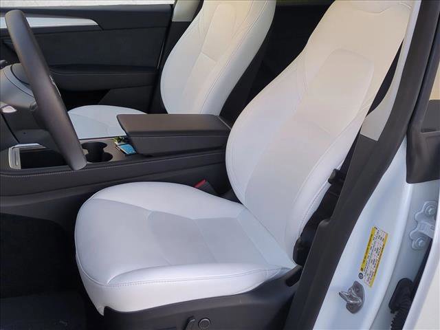 Used 2024 Tesla Model Y 2WD image 15