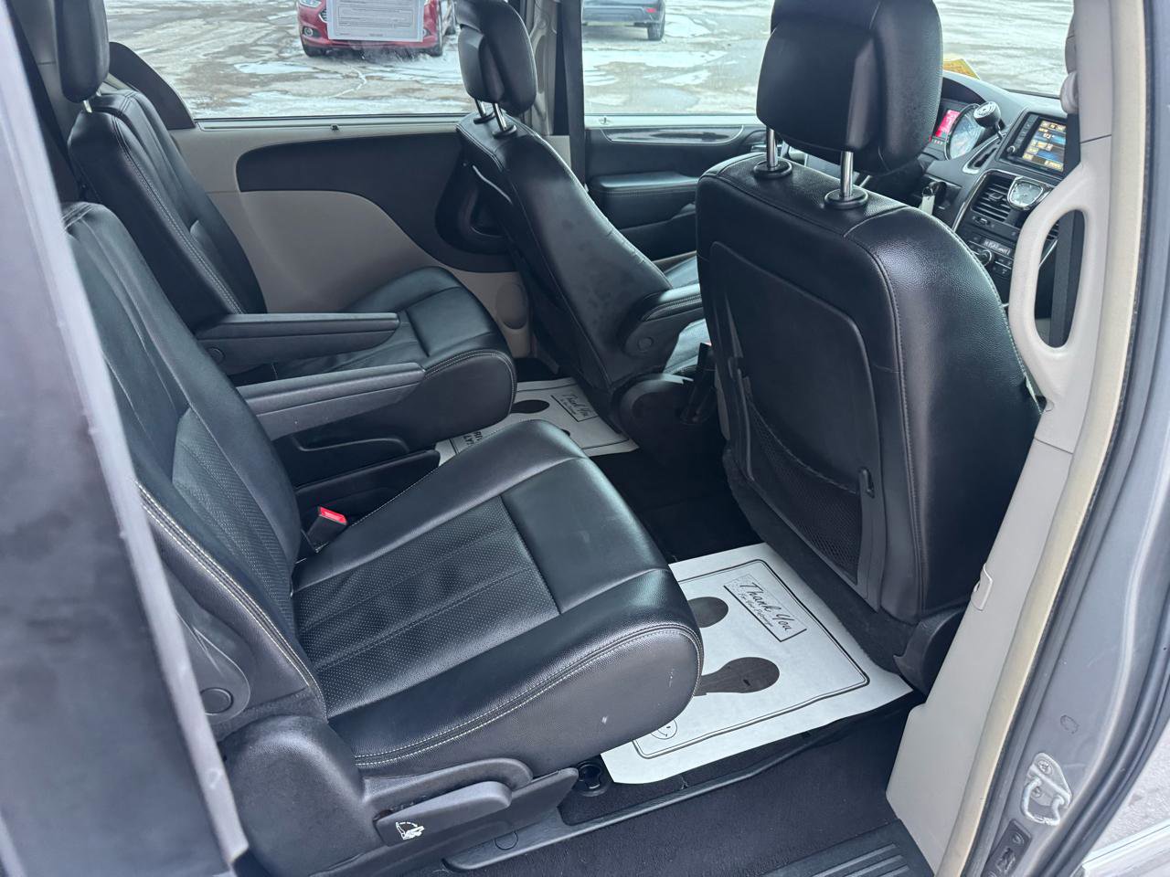 Used 2015 Chrysler Town & Country Touring w/ Driver Convenience Group FWD image 13