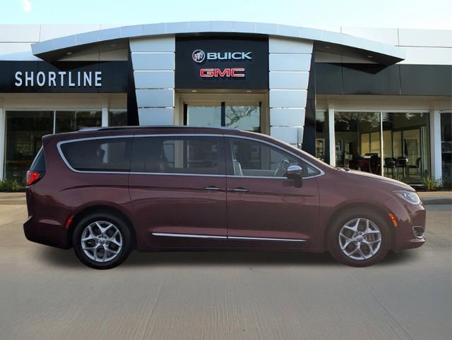 Used 2020 Chrysler Pacifica Limited image 2