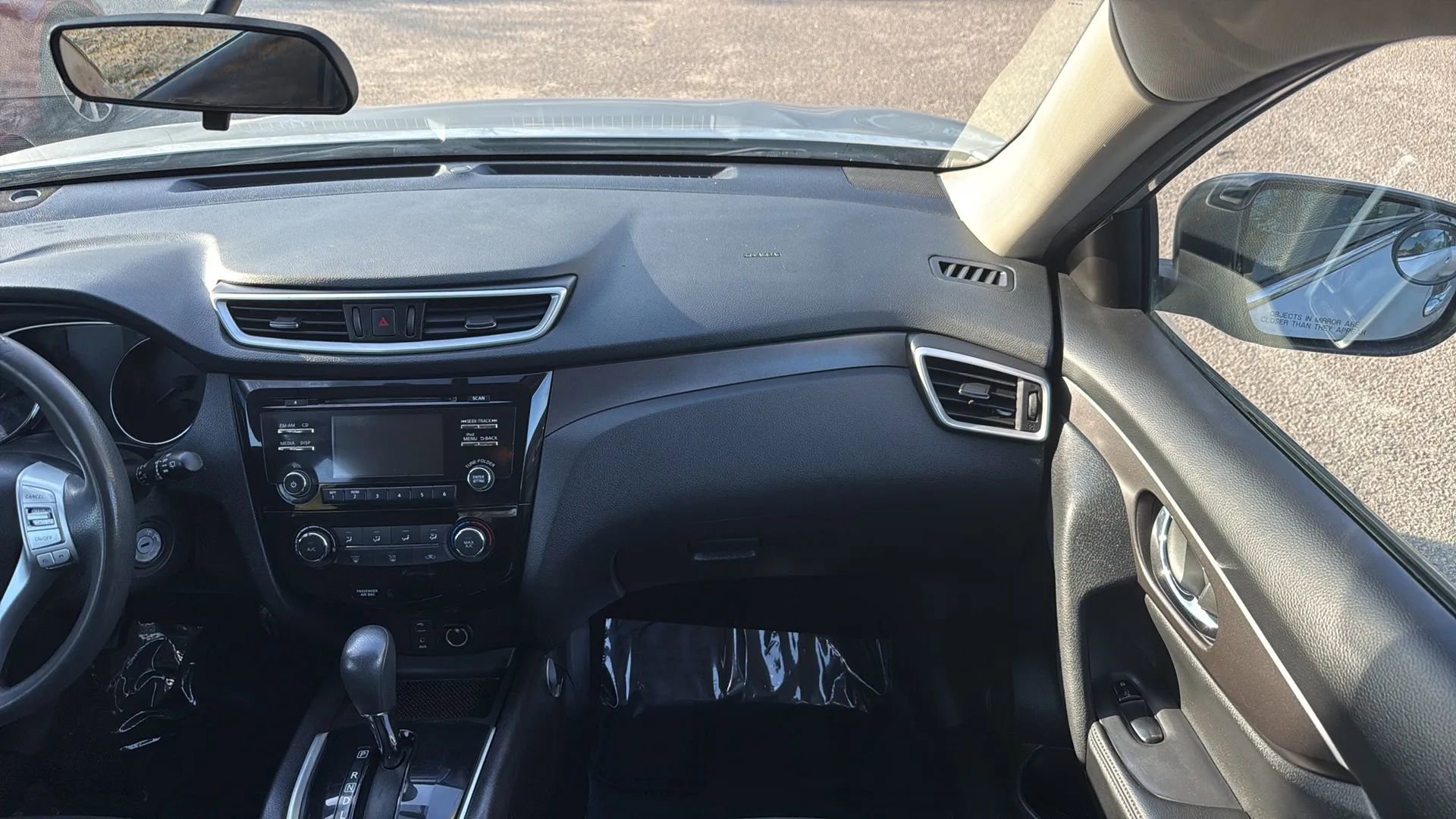 Used 2015 Nissan Rogue S image 27
