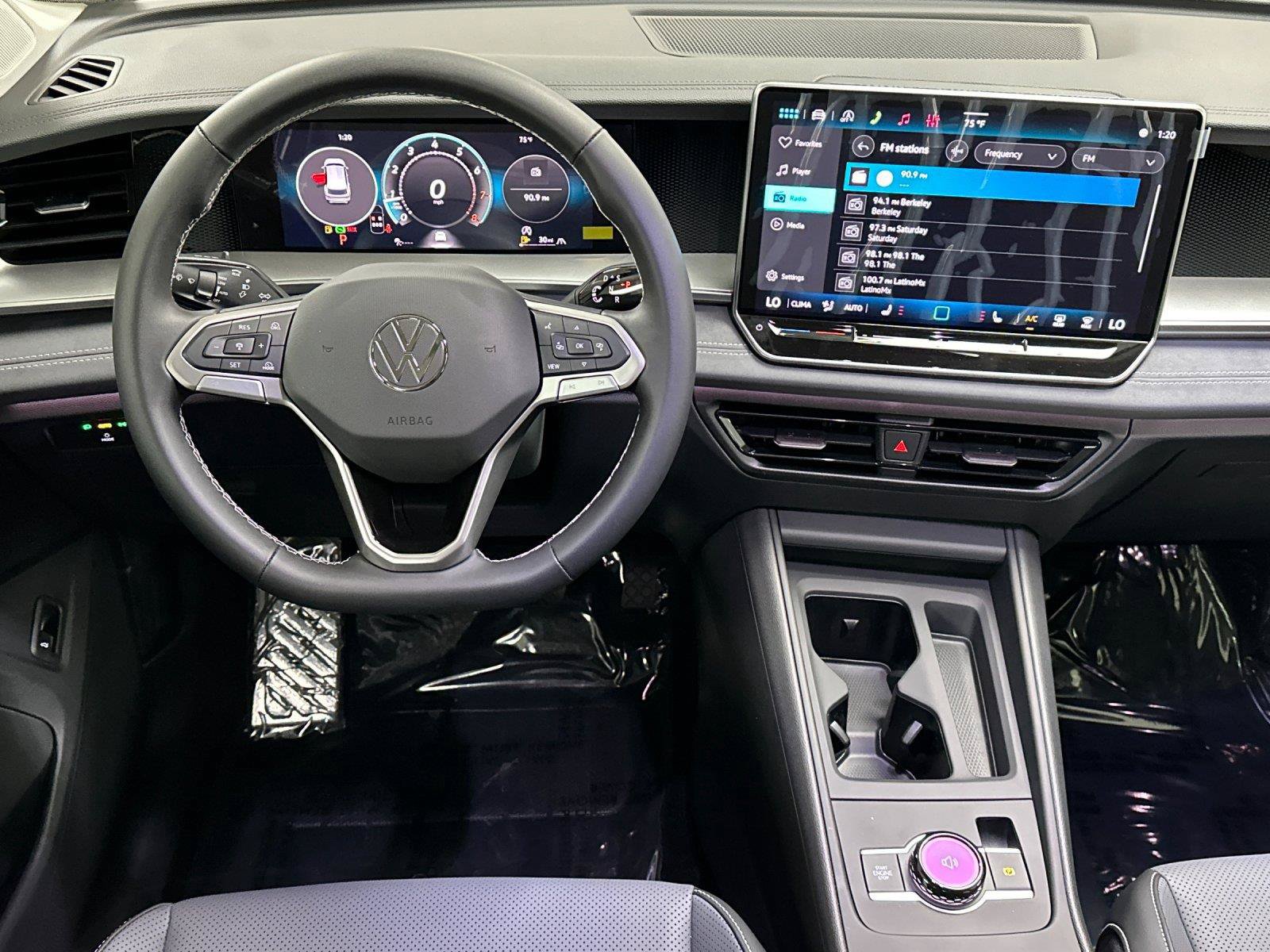 New 2026 Volkswagen Tiguan SE AWD/4WD image 13