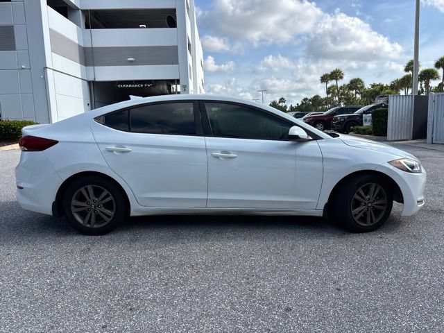 Used 2017 Hyundai Elantra SE FWD image 2