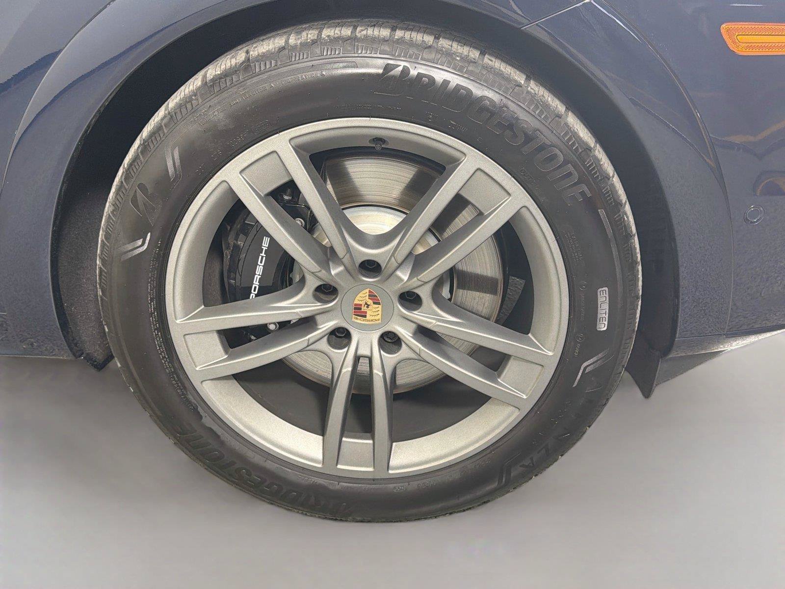 Certified 2026 Porsche Cayenne GTS w/ Premium Package Plus AWD/4WD image 14