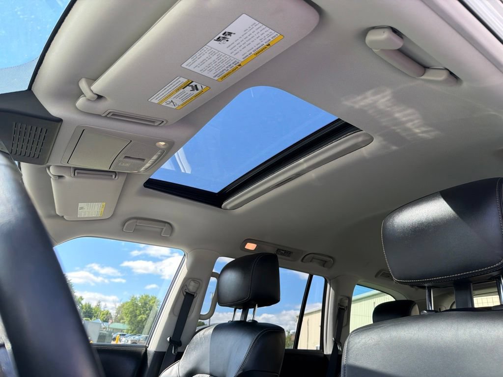 Used 2023 Nissan Armada Platinum w/ Captain's Chairs Package AWD/4WD image 13