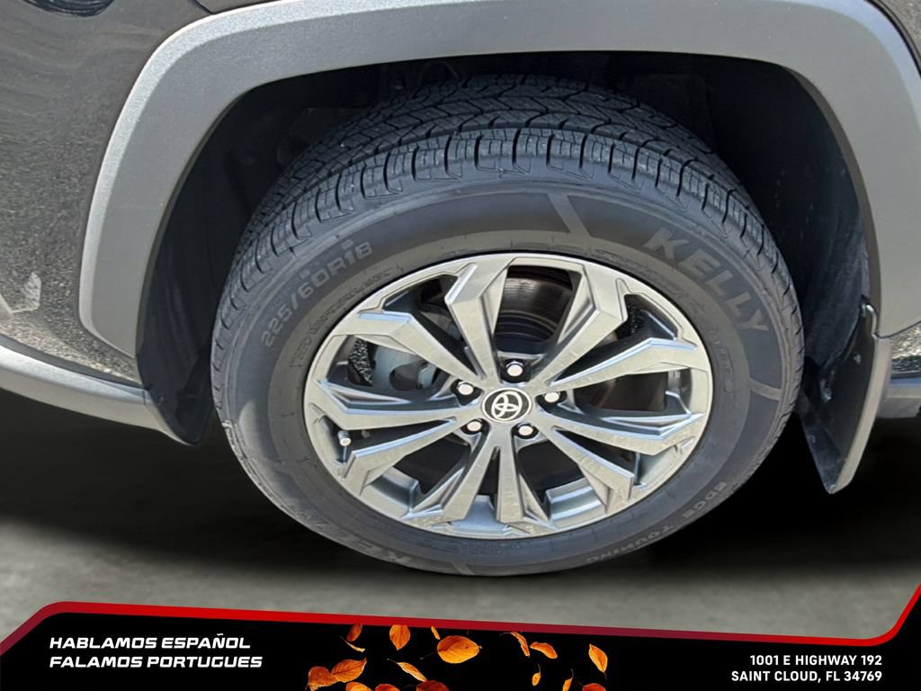 Used 2022 Toyota RAV4 XLE Premium AWD/4WD image 31