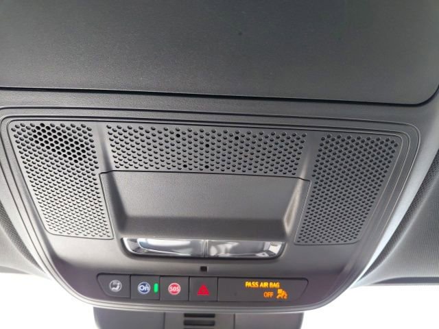 Used 2025 Chevrolet Traverse LT w/ Enhanced Driving Package image 22