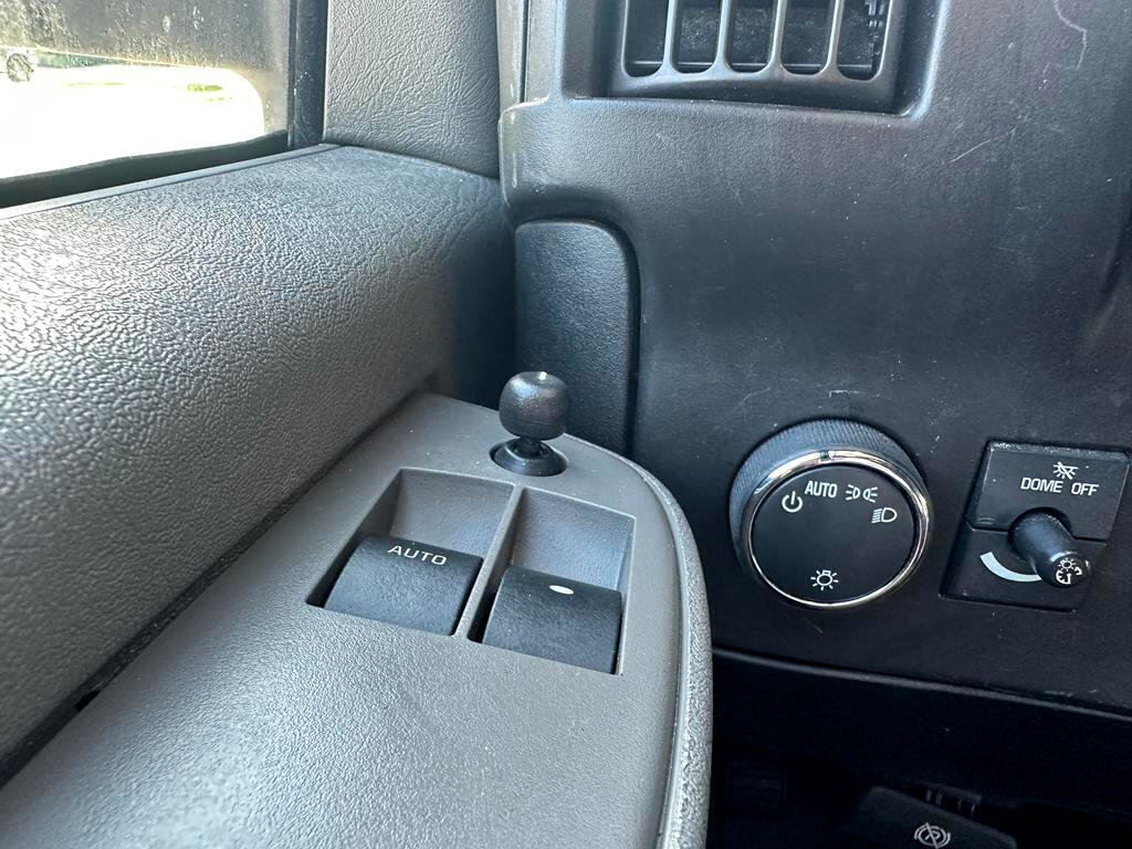 Used 2024 Chevrolet Express 2500 w/ Driver Convenience Package image 19