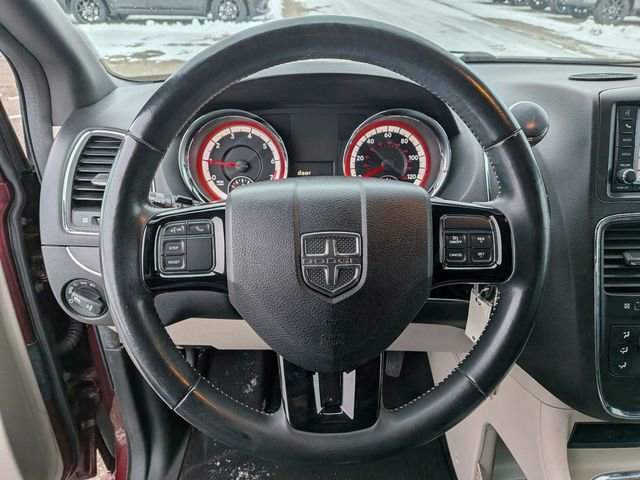 Used 2018 Dodge Grand Caravan SXT image 15