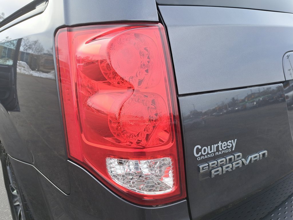 Used 2019 Dodge Grand Caravan SE image 33