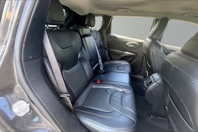 Used 2020 Jeep Cherokee Latitude Lux w/ Quick Order Package 26H Lux AWD/4WD image 24