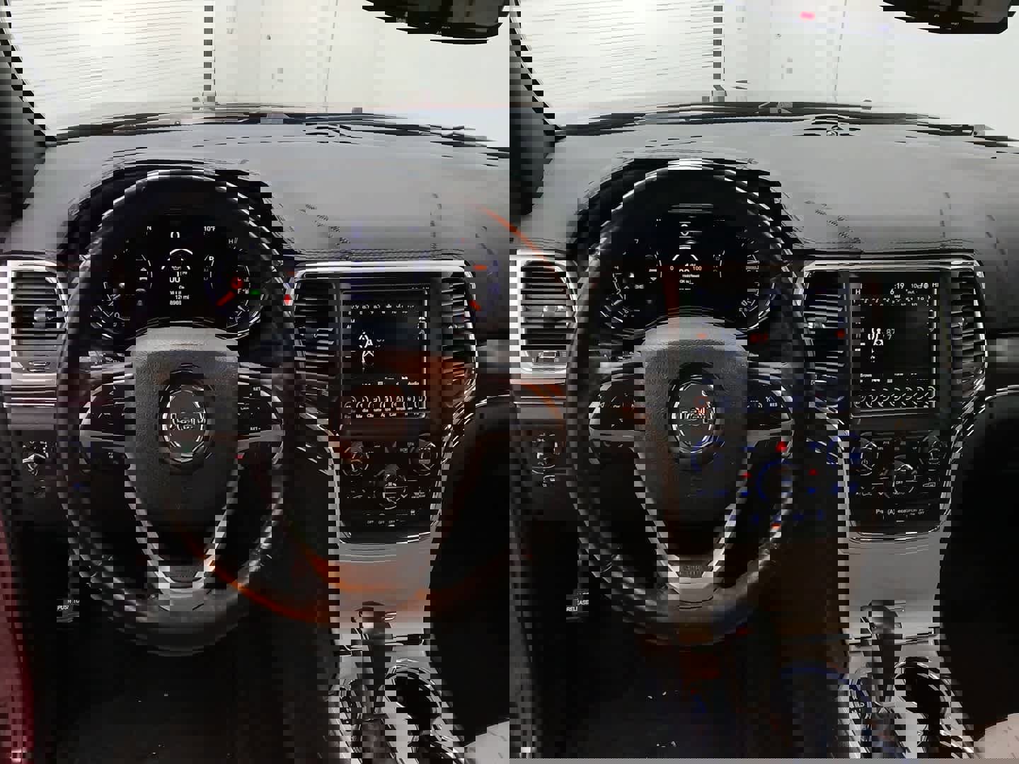 Used 2018 Jeep Grand Cherokee Limited image 13