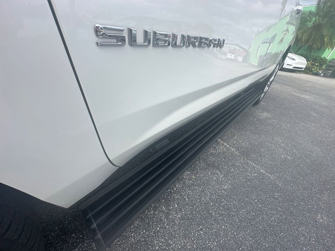 Used 2023 Chevrolet Suburban High Country w/ Premium Package 2 image 4