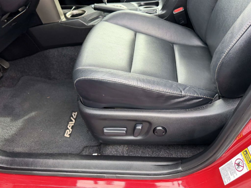 Used 2014 Toyota RAV4 Limited AWD/4WD image 17