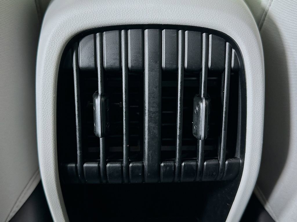 Certified 2025 Hyundai Kona SEL image 24