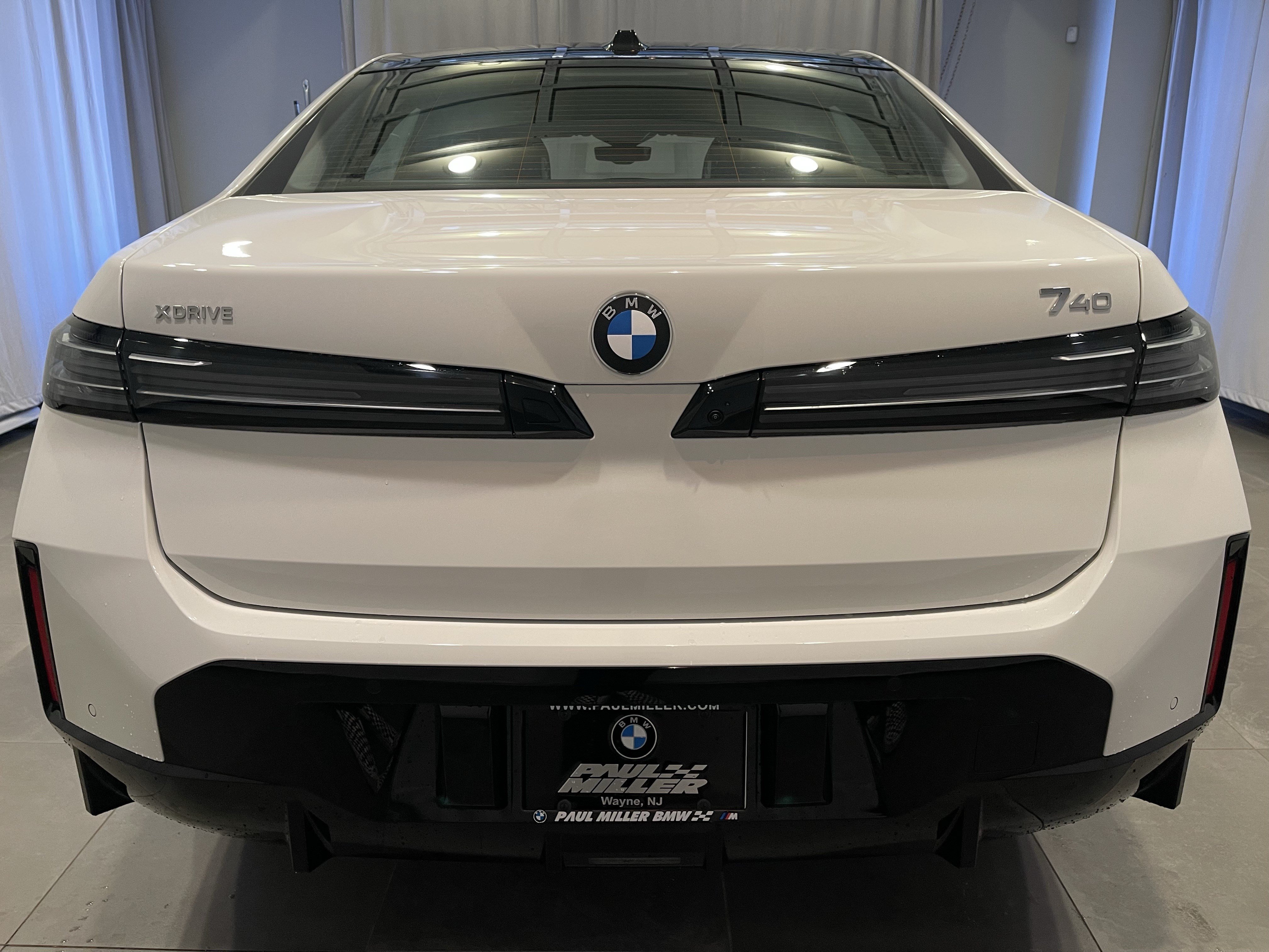 New 2027 BMW 740i xDrive w/ M Sport Package AWD/4WD image 5