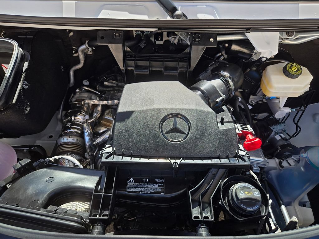 Used 2024 Mercedes-Benz Sprinter 2500 image 27