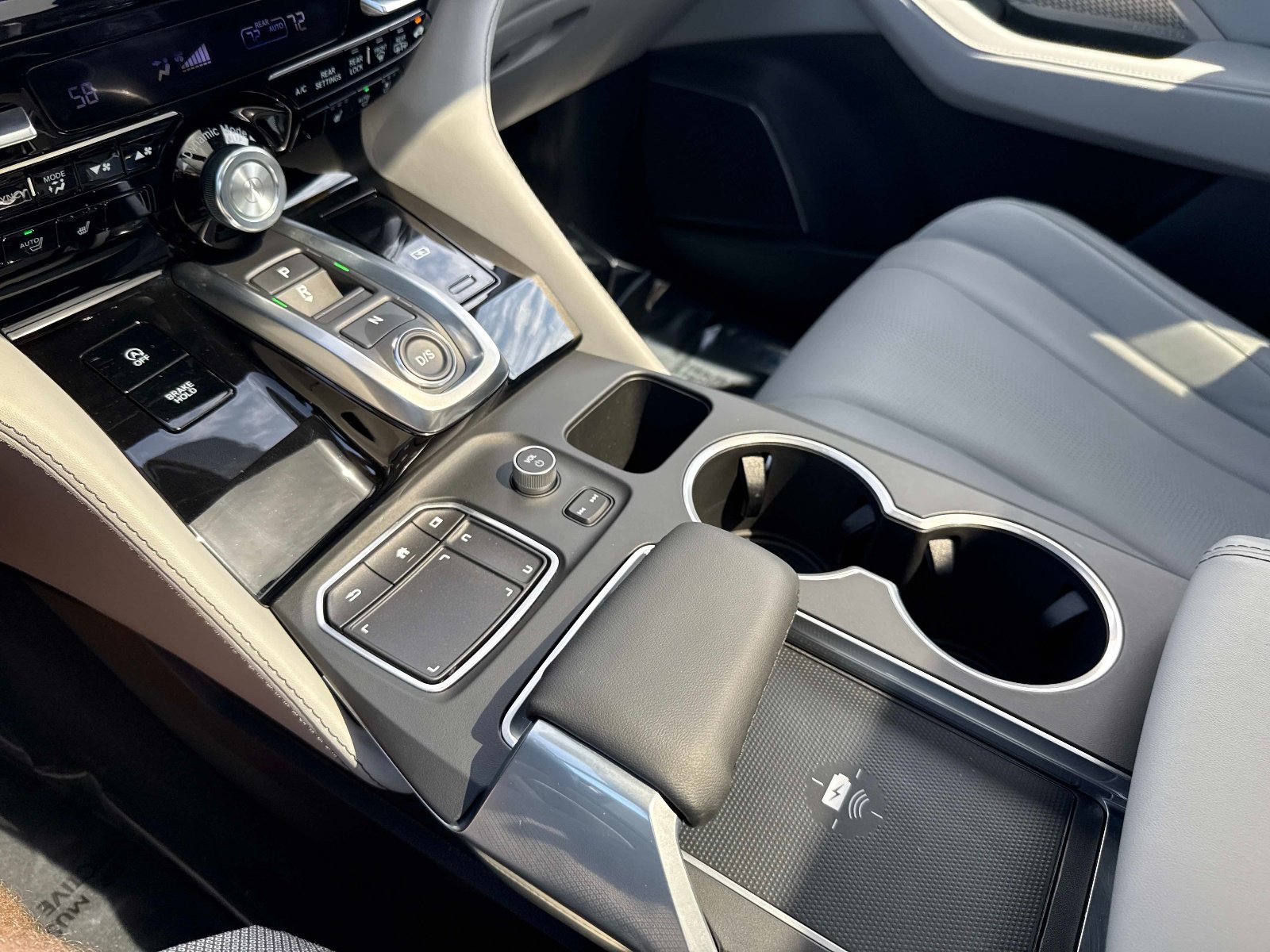 Used 2023 Acura MDX SH-AWD w/ Advance Package image 26