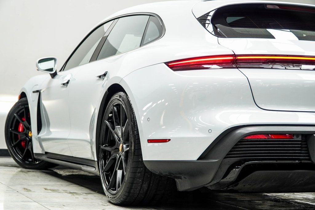Used 2023 Porsche Taycan GTS w/ Premium Package AWD/4WD image 18