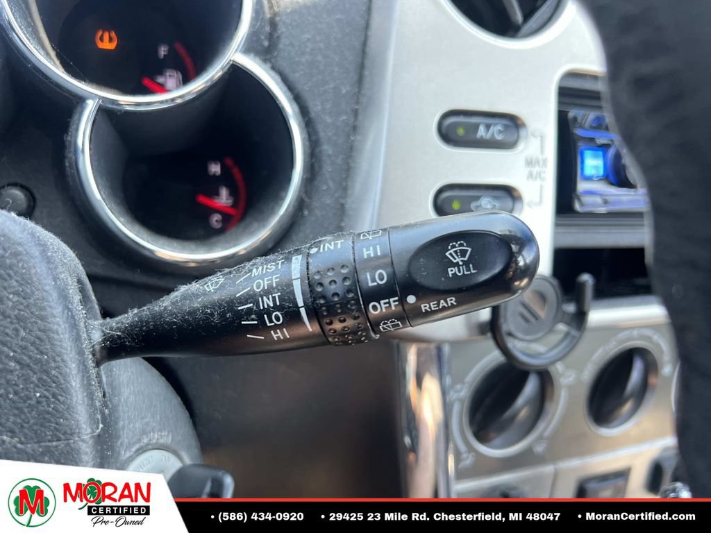 Used 2008 Pontiac Vibe w/ Sun And Sound Package FWD image 27