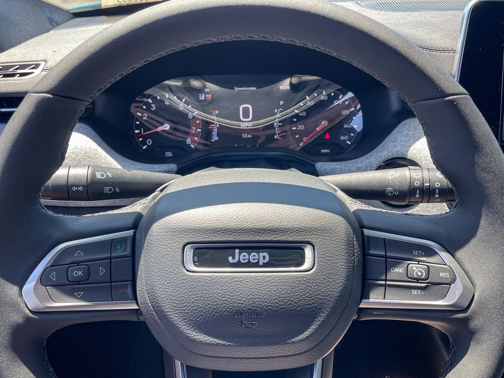 New 2025 Jeep Compass Latitude image 23