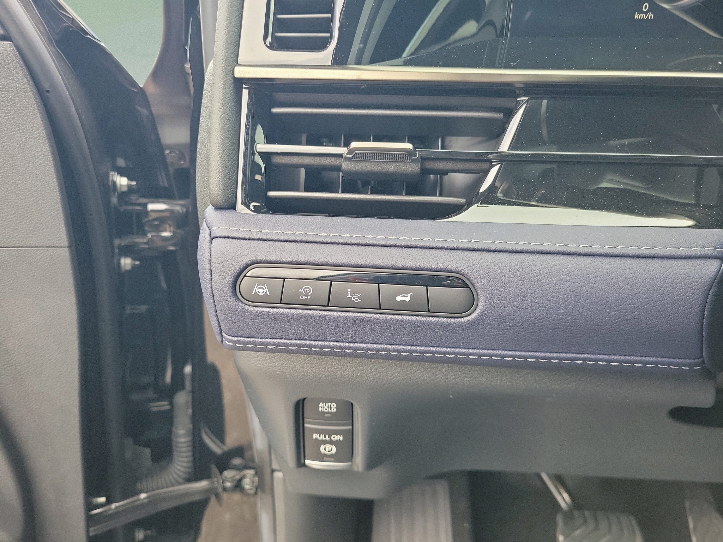 Certified 2026 INFINITI QX80 4WD w/ Sport Exterior Package image 26