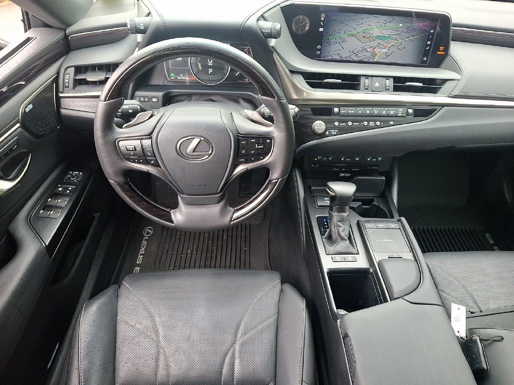 Used 2021 Lexus ES 300h w/ Accessory Package FWD image 12