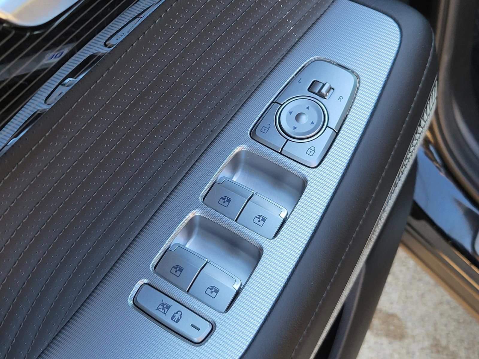 Used 2025 Hyundai Palisade Calligraphy image 19